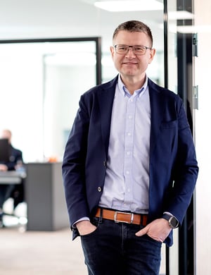 Dennis i døren
